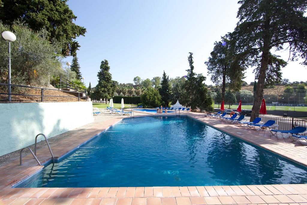 piscina-hotel-abetos-cordoba